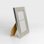 Linea 4 Κορνιζα 18.2x1.4x23.3cm Polyresin Ασημι Γυαλι - Image 2